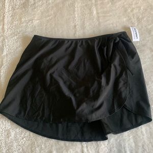 Old Navy swim skirt Large